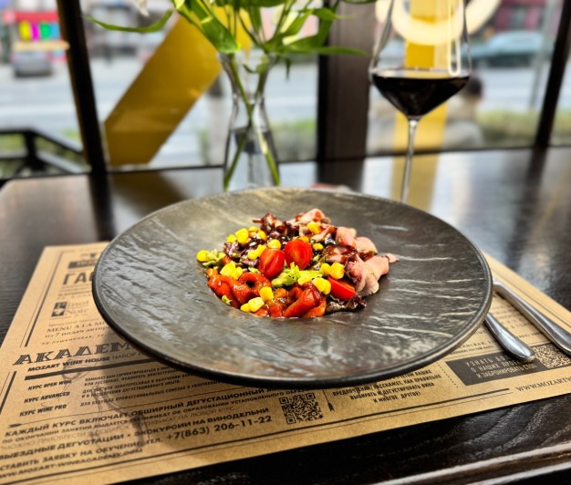 Салат с ростбифом